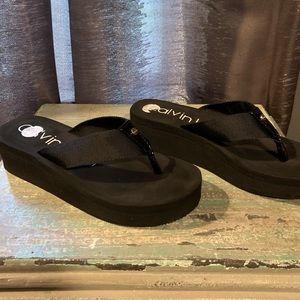 Calven Klein flip flops
